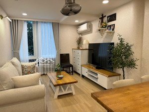 bán căn hộ tầng trệt tại melody âu cơ 240m2. vừa là căn hộ 4pn để ở, vừa có mặt tiền cho thuê