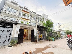 nhà 3 tấm- sân ô tô- hẻm 8m- kế cv 54 ha . ngay cầu vượt ngã tư ga : giá 5ty6 tr