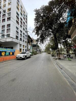 Bán đất thượng thanh, 61m2 đường to kinh doanh, cạnh công viên