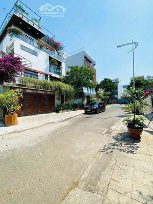 cần bán 5 lô đất khu vực dự án khu
mười mẫu giá từ 11.5 tỷ - 12.5-13,95tỷ - 21.5 tỷ lh 