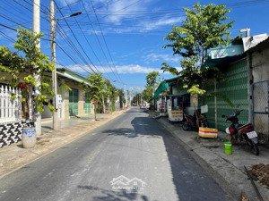 chính chủ gửi 231m2 đất thổ thị trấn, đường xe hơi, cách trường học 250m, giá rẻ, sổ hồng riêng