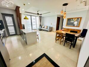 Cho thuê căn hộ trong Phú Mỹ Hưng ,Quận 7( P.Tân Mỹ ) , nhà đẹp , 2PN , ô xe hơi hầm , giá :23 triệu. LH:0906611859 Thư