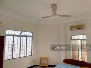 bán căn hộ 2 phòng ngủ chung cư b2, phường 3, quận 4, 90m2 view đẹp thoáng mát- 