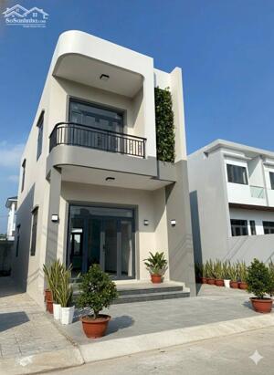 EM BÁN CĂN NHÀ GÓC 2 MẶT TIỀN SỔ RIÊNG THỔ CƯ 100% NGAY TRUNG TÂM