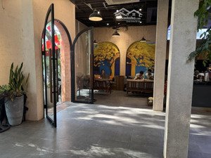 chính chủ sang nhượng quán cafe mặt hồ văn quán, diện tích: 200m2 x 3 tầng, mt 11m, kinh doanh ngay