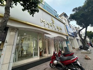 cho thuê nhà mặt tiền đường hồ văn huê p9 phú nhuận - dt 10x14 - trệt 3 lầu - 35 triệu 