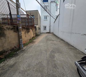 bán lô đất đường nguyễn văn quá q12 diện tích : 5,4 x16 có mặt hẻm trước và sau hẻm xe hơi