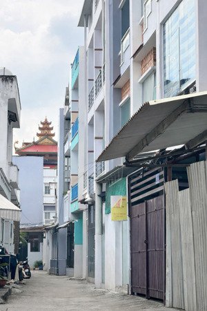 bán nhà dt 68,5m2 mễ cốc quận 8, ngang 5m nở hậu 5,5m, shr hoàn công, giá chỉ 4,2 tỷ