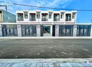  DÃY NHÀ PHỐ VIEW SÔNG – ĐƯỜNG NHỰA 9M, VỈA HÈ RỘNG 