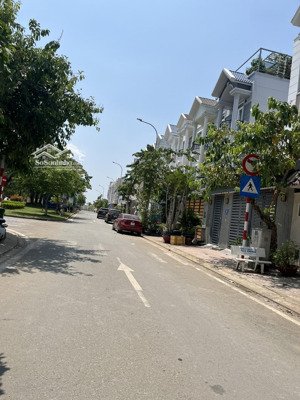 bán nhanh lô đất 100m2 đường thông, sạch đẹp - kdc centana đpt