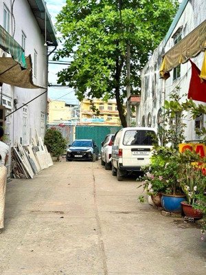 xe hơi thông-tân kỳ tân quý -giáo xứ bình thuận-56m2(4x14)