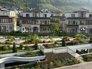 bán biệt thự giá sốc ngay xanh vilas, giá cực mềm, cực hot thuộc kđt vệ tinh hoà lạc