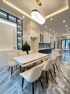 cần bán biệt thự sun nha trang đẳng cấp thượng lưu. 10 phòng ngủ giá 103 tỷ, 370m2