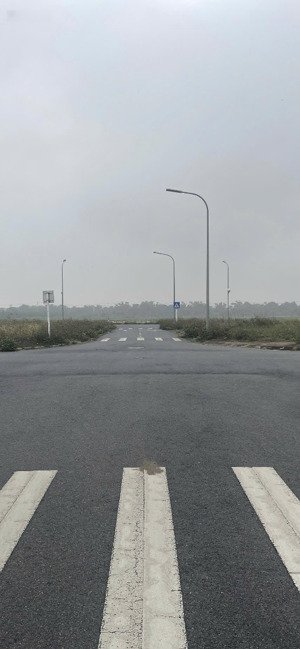 cần bán 80m2 (5x16) đất x1 đông hội mai lâm đông anh, đường rộng 7,5m mặt nhìn ra vườn hoa