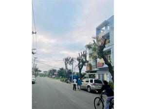 Bán toà Căn Hộ 4,5 tầng PHẠM TUẤN TÀI - sát sông Chương Dương , 10p CH .giá 15ty8 LH 0942992361