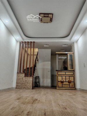 tôn đức thắng dt 45m x 5t. mt 4m, giá 10.3 tỷ tl, ngõ ngắn, ở ngay, đống đa