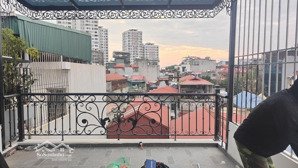 bán nhà mới cù chính lan 7 tầng thang máy, ngõ nông ,thông 4m giá 18.8 tỷ