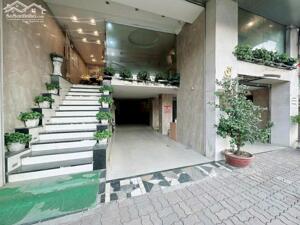 Bán Tòa Khách Sạn,Mặt Phố Giải Phóng: 120/140m, 8 Tầng Than máy, MT 8m, 27 Phòng - 75 Tỷ, Doanh thu 110 triệu/tháng