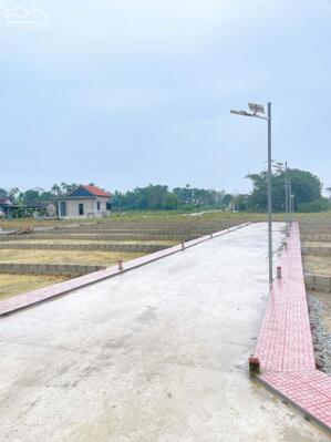 LÔ GÓC 2 MẶT THOÁNG - CÁCH BẾN XE PHÍA BẮC 7-8 PHÚT - HẠ TẦNG ĐẸP - CHỈ 5xx TRIỆ.U