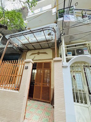 bán nhà phố lò đúc, gần hoà mã, 50m2, 4 tầng, thoáng sáng, ngõ nông, kcbt, mt 4,5m. sổ vuông nở hậu