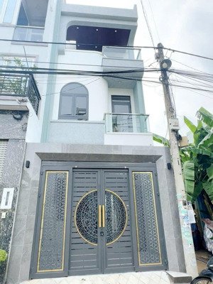 bán nhà 3 tầng đường trường lưu , long trường , quận 9 _ 4pn , hướng đông