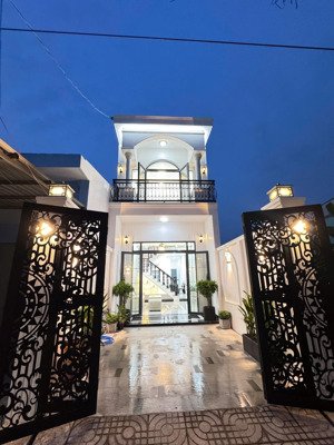 siêu vị trí - nhà mặt tiền phùng há, trung an, mỹ tho. dt: 4x19 hướng nam 3pn3wc. giá 4,8 tỷ tl