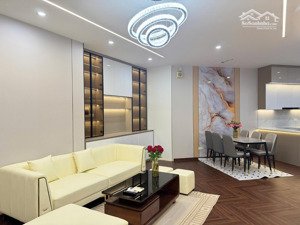 b.i.g tower 4pn 127,4m2 đầy đủ tiện ích, giá chỉ 8.8 tỷ. liên hệ : 