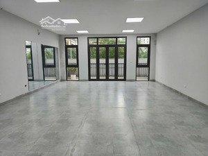 chính chủ cho thuê lô góc hoàng ngân, nguyễn thị định, nguyễn thị thập. dt 100m2x7t, giá 60tr/tháng