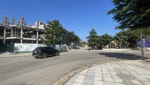 bán căn xẻ khe trục mặt đường 12,5m dự án hud sơn tây 3, dt 95m2 5 tầng giá 9,x tỷ.