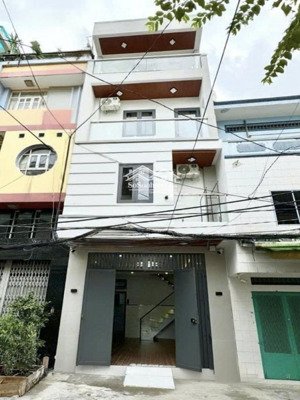 hẻm ôtô 6m lạc long quân q11 thông thoáng sạch sẽ , chdv nội thất mới .