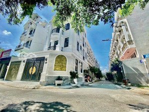 nhà 4 tầng - hướng đông nam - liền kề vạn phúc city, đường bàn cờ thông tứ tung- mới xây.