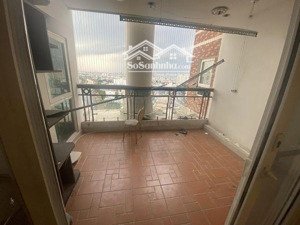 cho thuê căn hộ penhouse chung cư phúc yên phan huy ích. 240m nhà 4pn 4wc có sẵn máy lạnh.