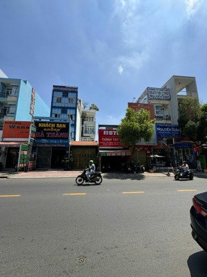 bán nhà mtkd gò dầu (gần tân sơn nhì) 4x34m - nhà cấp 4 - khu vực kinh doanh sầm uất - giá 19.8 tỷ