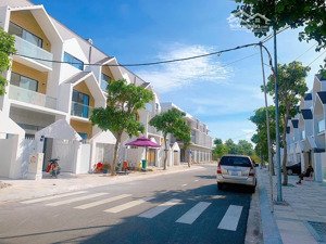 bán gấp căn nhà liền kề barya city; 1 trệt 02 lầu; dt đất 90m2; đông nam; 3.75 tỷ; gần đh y dược