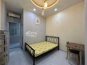 ở ngay phòng tách bếp 26m2 | cửa sổ giếng trời | full nt | chi phí sinh viên | gần đại học ueh q10