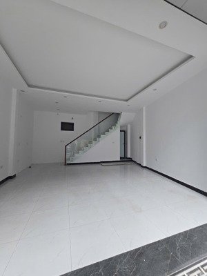 cho thuê nhà phân lô tam trinh 42 m2 x 5 tầng ô tô tránh 15 tr/tháng