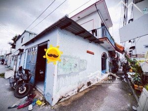 bán nhà mt 10m hiệp bình phước góc 2 mặt tiền thuê sẵn 12tr/th