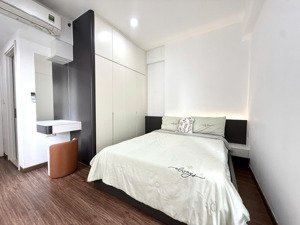 cần bán căn góc 2pn tại masteri thảo điền - sổ hồng - đủ nội thất - lh vy vy