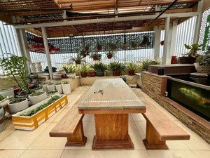 bán biệt thự ngay nhà ga t3, 7.5x20m, 4 tầng + hầm + thang máy