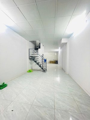 thuê ngay giá hạt dẻ 192 lê trọng tấn 65m2 x 3 tầng, 3 ngủ, 3 wc chỉ 10 triệu (có gia lộc)