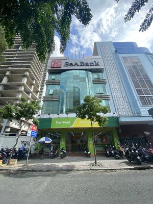 building có thang máy mặt tiền đường út tịch quận tân bình