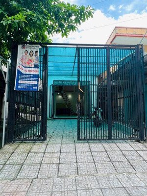 bán gấp căn nhà gác lửng diện tích lớn có sẵn nhà cho thuê mua là lời ngay chân chung cư