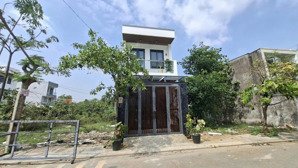 bán nhà đường xe hơi 8m khu phân lô - 54m (4m x 13,5m) long phước - giá chỉ 3 tỷ 850