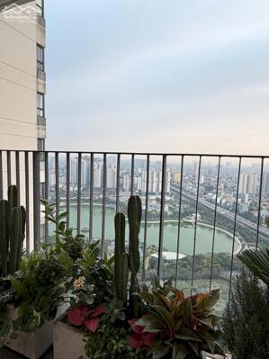 Bán căn hộ 3PN VIEW HỒ C3 Vinhomes D''Capitale - 12.x tỷ