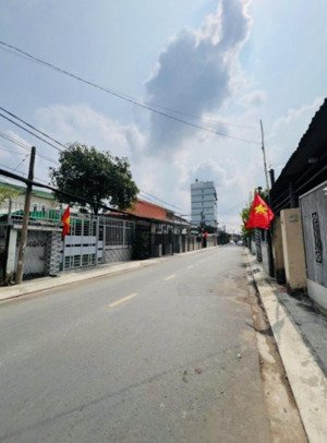 nhà mặt tiền ngay vạn phúc ngang lớn 5m 100m2 gần ql13