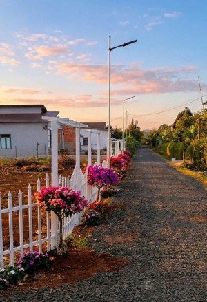 bán đất sát quốc lộ 27, nhà thờ, có mước máy dt 179m2 sẵn thổ chỉ 2xxtr tại cưkuin- đắk lắk