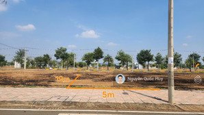 chính chủ bán lô đất 95m2 - cạnh trung tâm thương mại