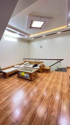 bán nhà 4 tầng mặt đường gần chợ lũng lô góc 3 mặt thoáng hải an - hải phòng