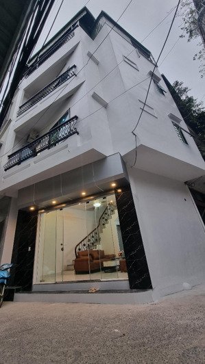 9,9 tỷ siêu phẩm hoàng văn thái - lô góc - ôtô tránh trước cửa- kinh doanh tốt- 3 ngủ đủ công năng