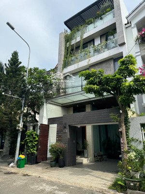 bán biệt thự vip nơ trang long p12 q. bình thạnh. dt 10mx24m, 3 tầng giá 28tỷ9